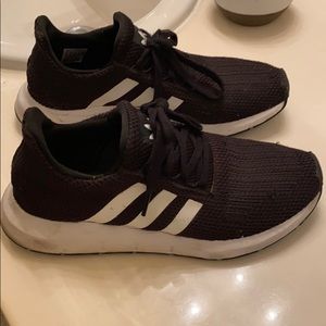 Adidas Athletic Running Shoes Swift Runs